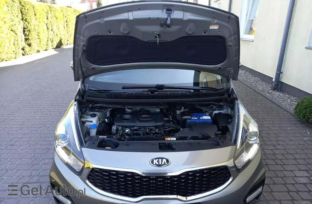 KIA Carens 