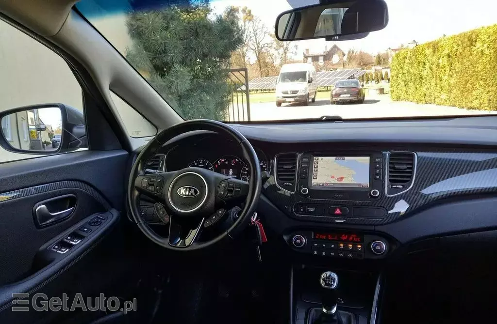 KIA Carens 