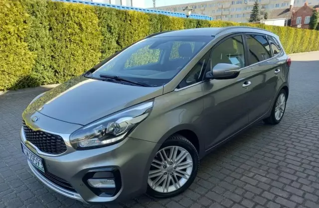 KIA Carens 