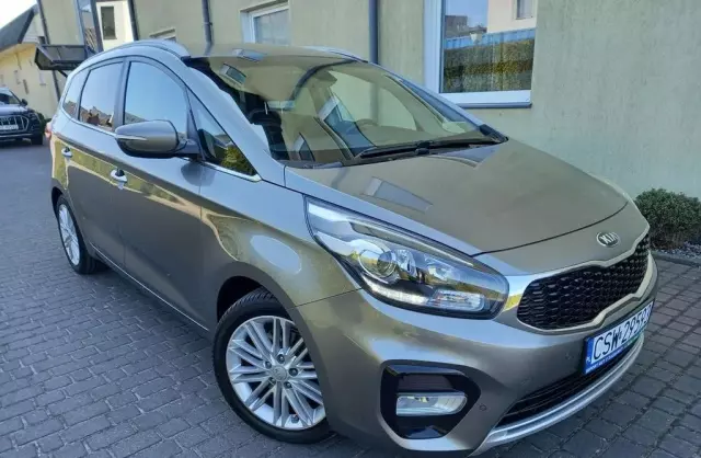 KIA Carens 