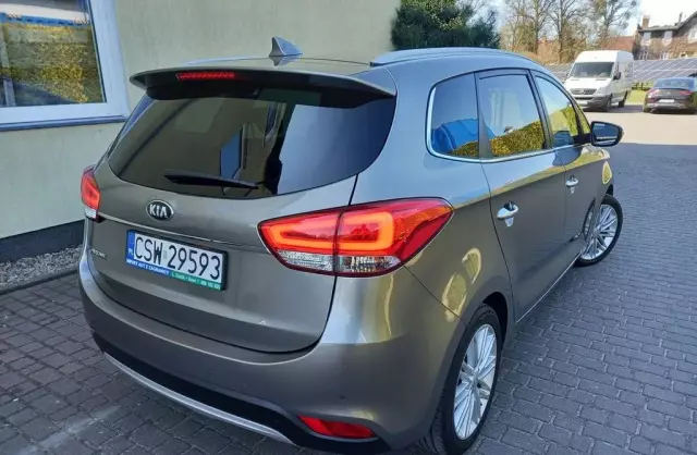KIA Carens 