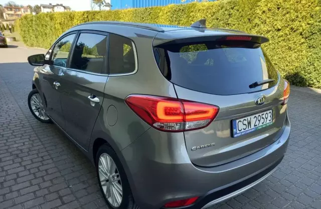 KIA Carens 