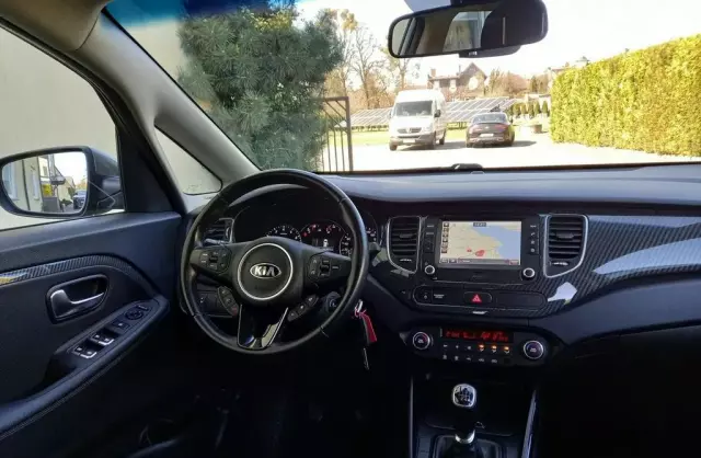 KIA Carens 