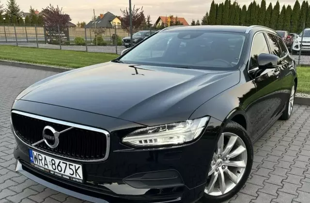 VOLVO V90 