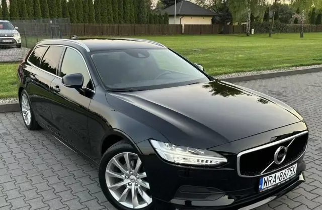 VOLVO V90 