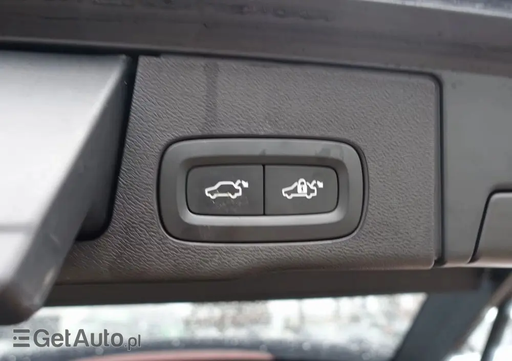 VOLVO XC 60 B5 B AWD Ultra Black Edition