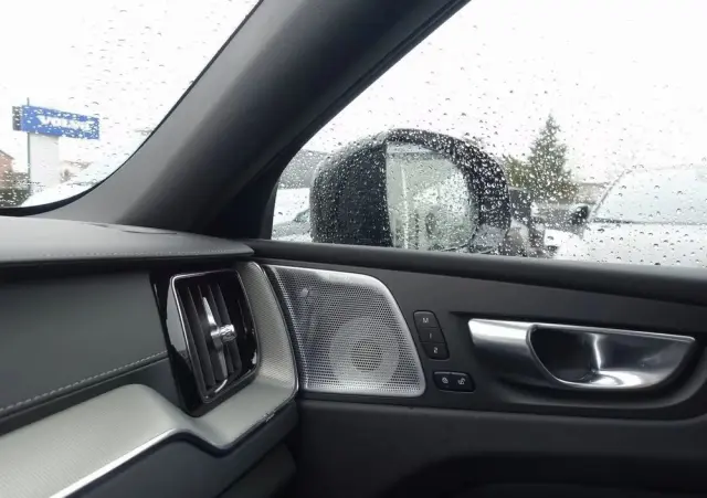 VOLVO XC 60 B5 B AWD Ultra Black Edition