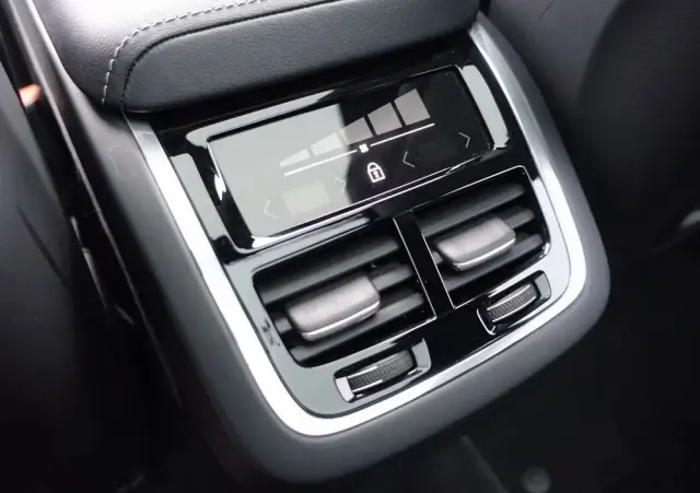 VOLVO XC 60 B5 B AWD Ultra Black Edition