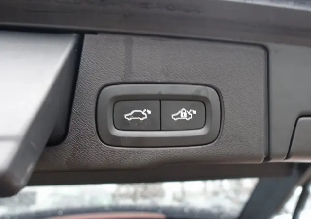 VOLVO XC 60 B5 B AWD Ultra Black Edition