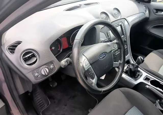 FORD Mondeo 1.6 Platinium X Plus (Trend)