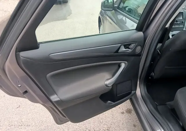 FORD Mondeo 1.6 Platinium X Plus (Trend)