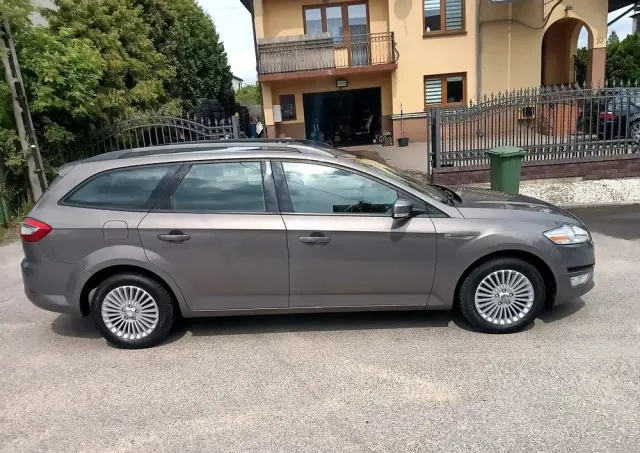 FORD Mondeo 1.6 Platinium X Plus (Trend)