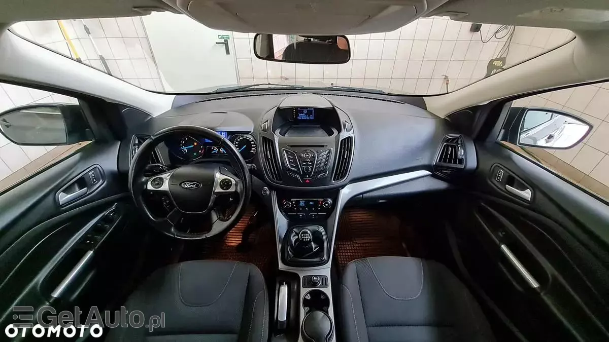 FORD Kuga 1.6 EcoBoost 2x4 Trend