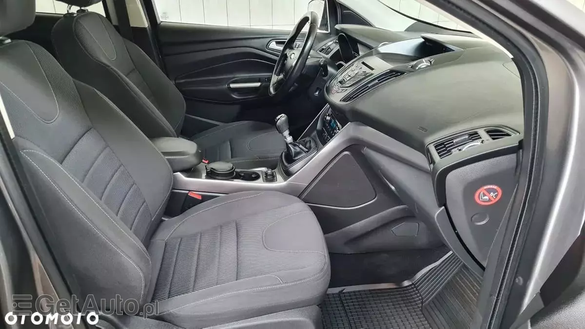 FORD Kuga 1.6 EcoBoost 2x4 Trend