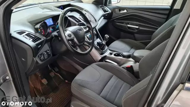 FORD Kuga 1.6 EcoBoost 2x4 Trend