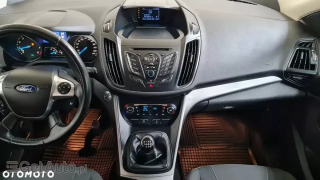 FORD Kuga 1.6 EcoBoost 2x4 Trend