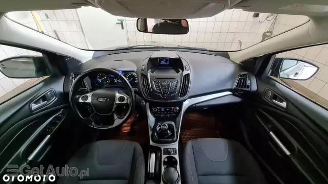 FORD Kuga 1.6 EcoBoost 2x4 Trend