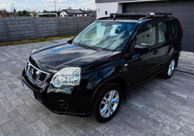 NISSAN X-Trail 