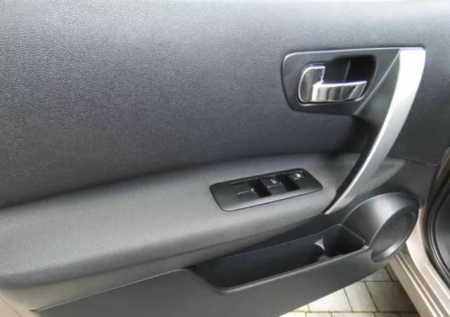 NISSAN Qashqai 1.6 acenta