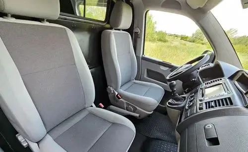 VOLKSWAGEN TRANSPORTER 