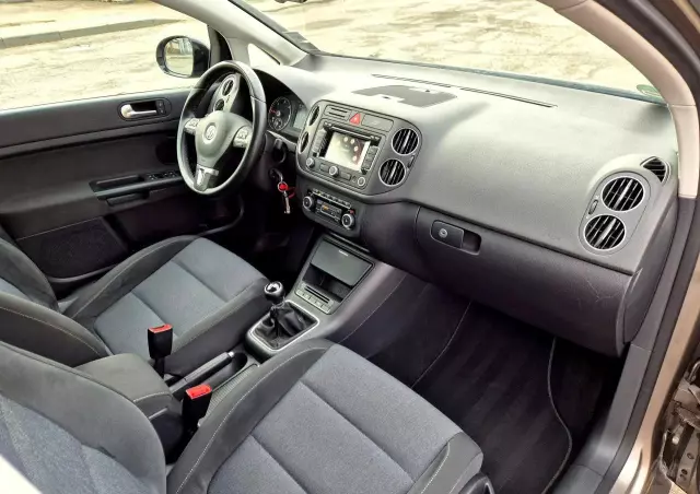 VOLKSWAGEN Golf Plus 