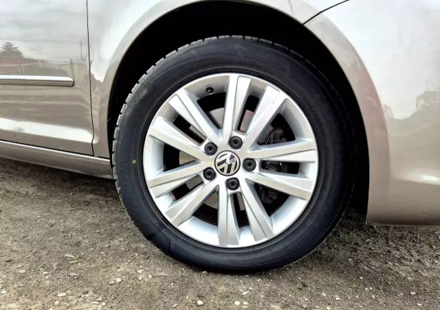 VOLKSWAGEN Golf Plus 