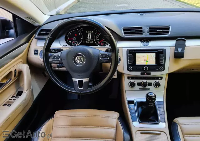 VOLKSWAGEN Passat CC 