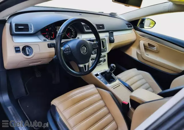 VOLKSWAGEN Passat CC 