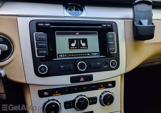 VOLKSWAGEN Passat CC 