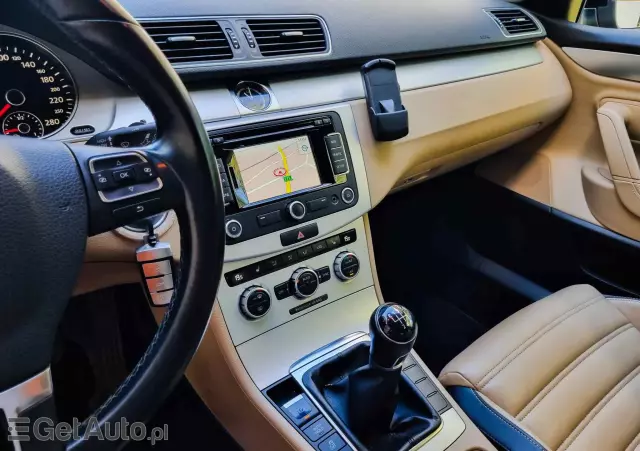 VOLKSWAGEN Passat CC 