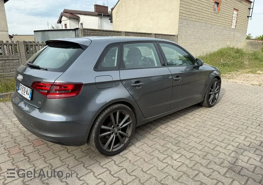 AUDI A3 Sportback 1.6 TDI Attraction