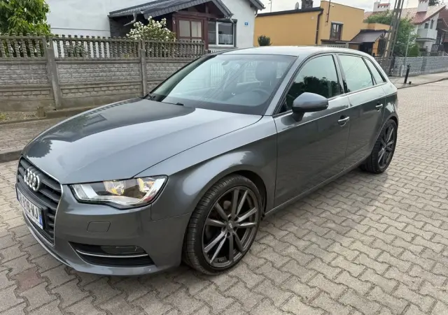 AUDI A3 Sportback 1.6 TDI Attraction