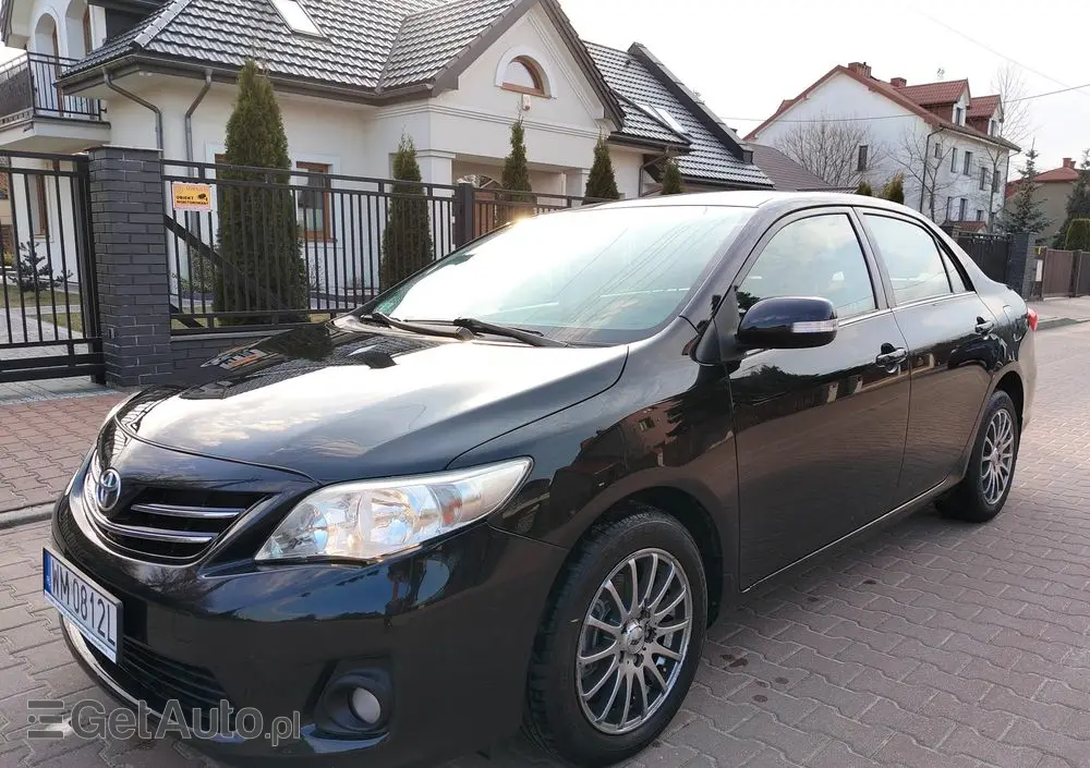 TOYOTA Corolla 1.6 Premium