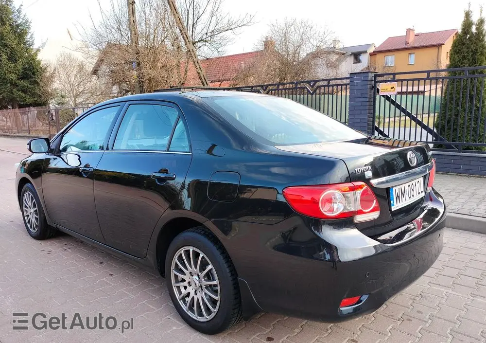 TOYOTA Corolla 1.6 Premium