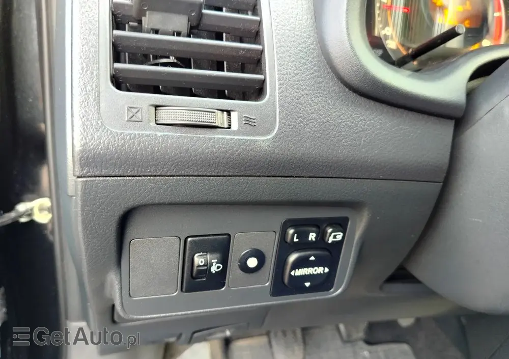 TOYOTA Corolla 1.6 Premium