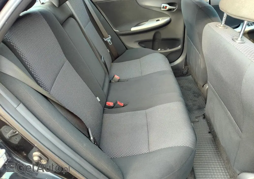 TOYOTA Corolla 1.6 Premium