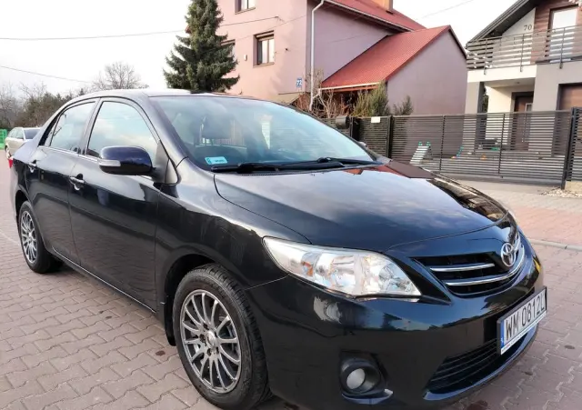 TOYOTA Corolla 1.6 Premium