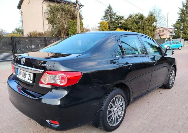 TOYOTA Corolla 1.6 Premium