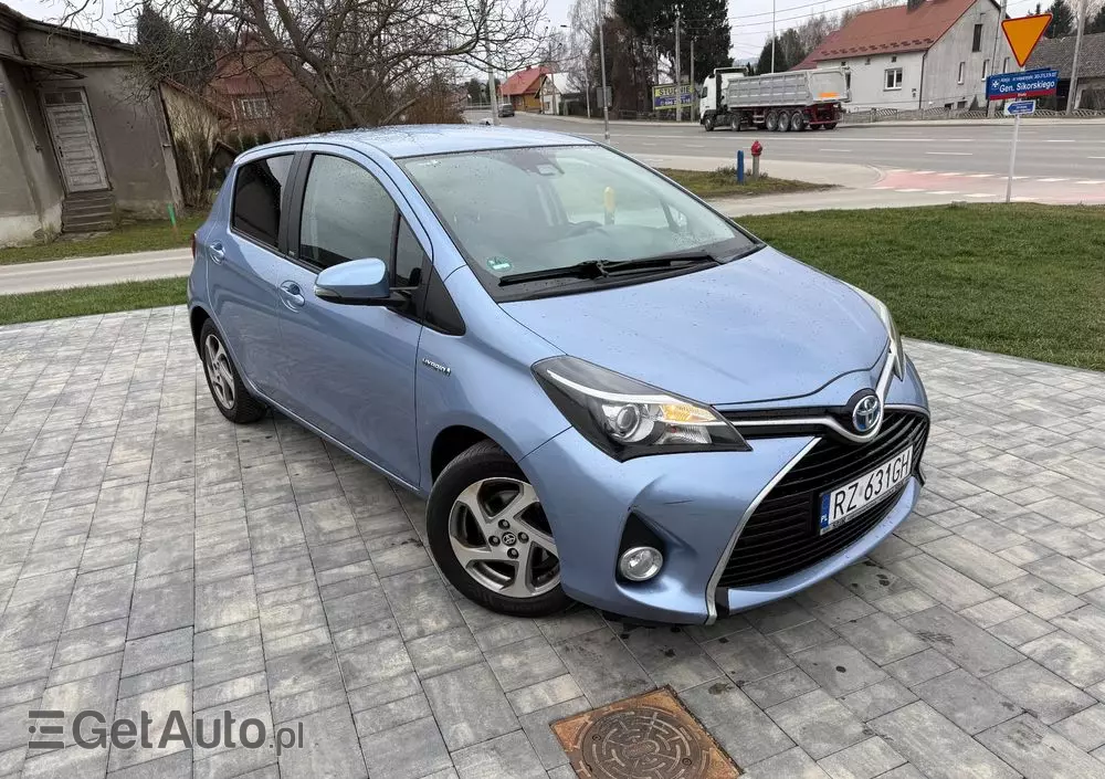 TOYOTA Yaris Hybrid 1.5 VVT-i Selection