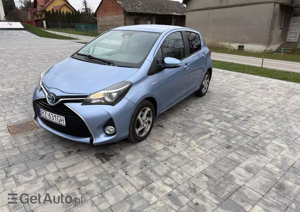 TOYOTA Yaris Hybrid 1.5 VVT-i Selection