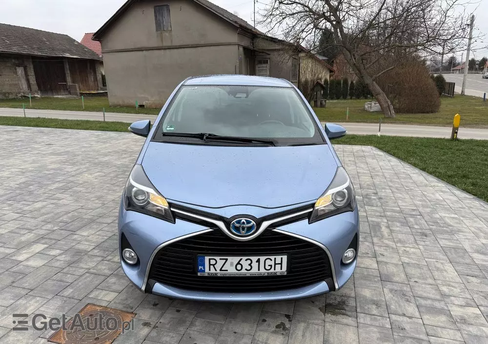 TOYOTA Yaris Hybrid 1.5 VVT-i Selection