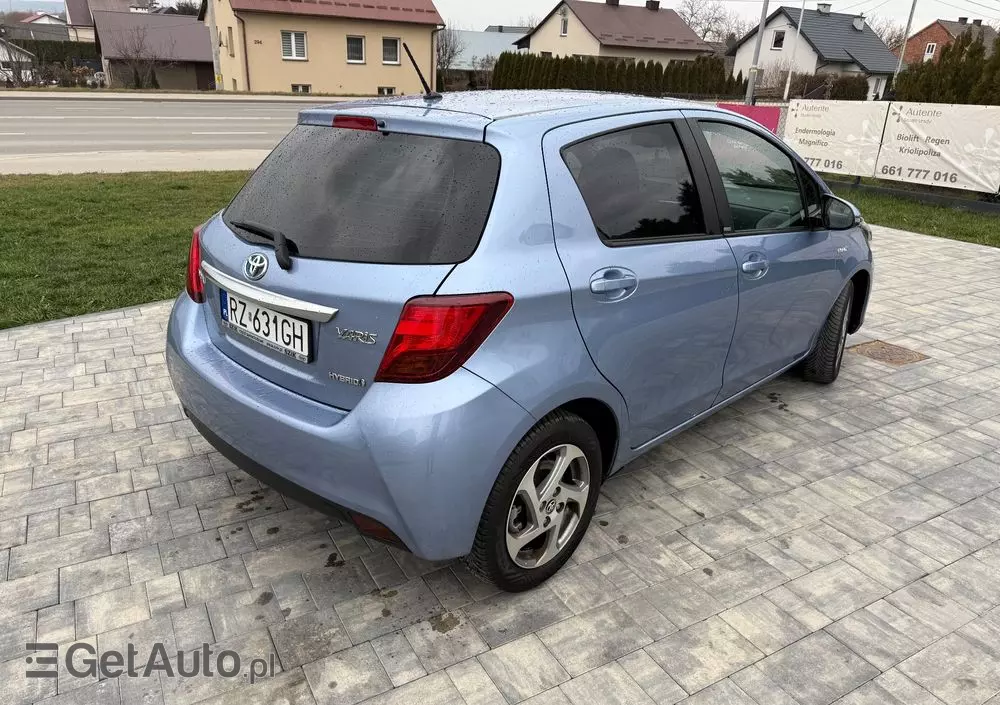 TOYOTA Yaris Hybrid 1.5 VVT-i Selection