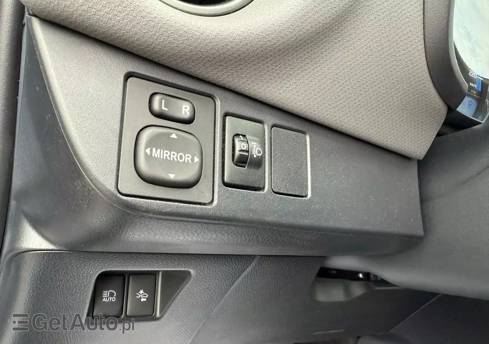 TOYOTA Yaris Hybrid 1.5 VVT-i Selection