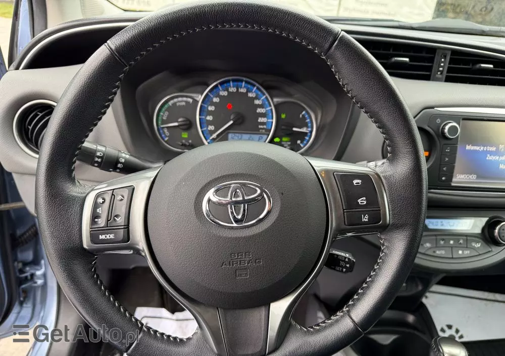 TOYOTA Yaris Hybrid 1.5 VVT-i Selection