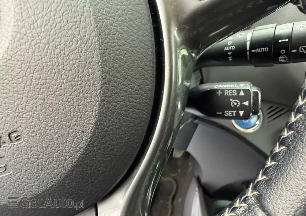 TOYOTA Yaris Hybrid 1.5 VVT-i Selection