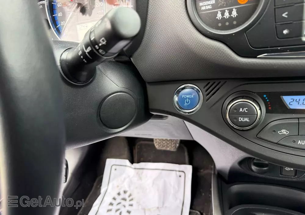 TOYOTA Yaris Hybrid 1.5 VVT-i Selection