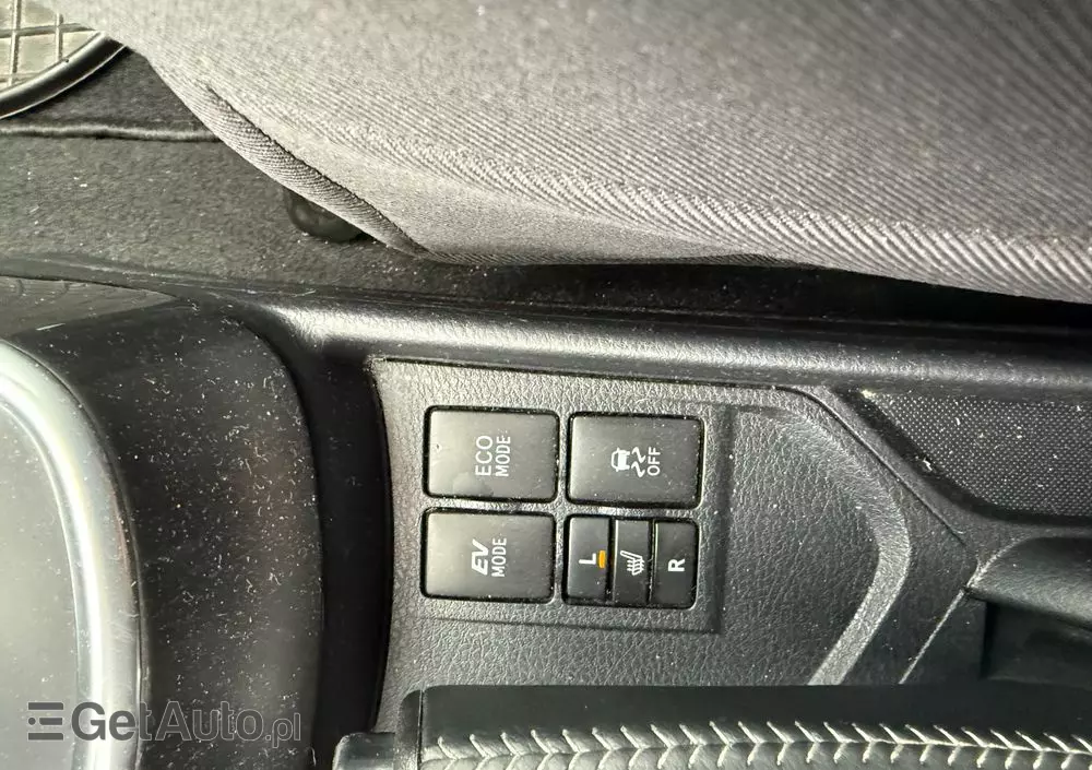 TOYOTA Yaris Hybrid 1.5 VVT-i Selection