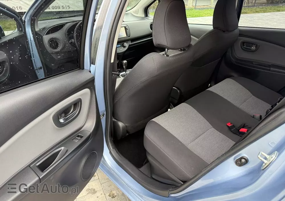 TOYOTA Yaris Hybrid 1.5 VVT-i Selection