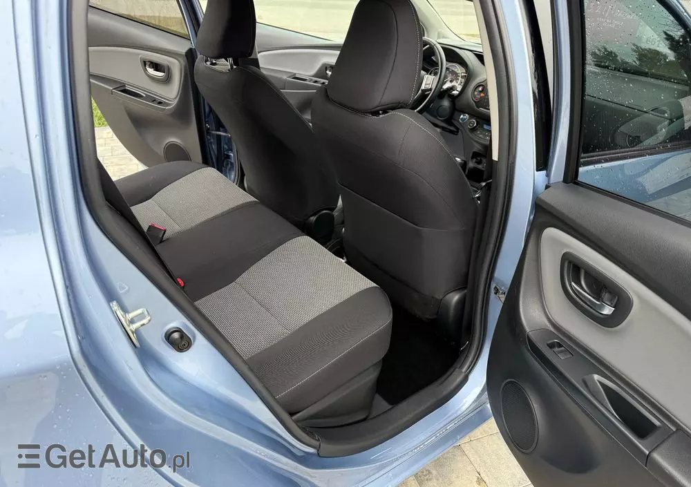 TOYOTA Yaris Hybrid 1.5 VVT-i Selection