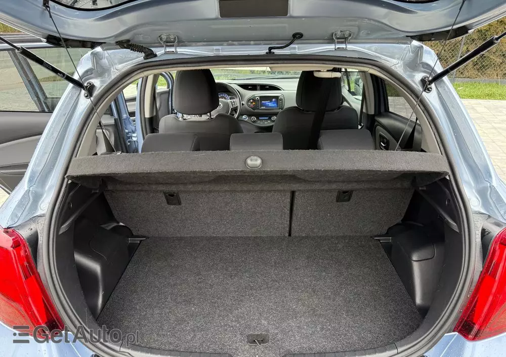 TOYOTA Yaris Hybrid 1.5 VVT-i Selection